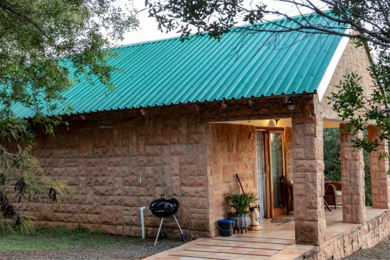 Bed and Breakfast Olive Tree Farm Магалісбург Екстер'єр фото